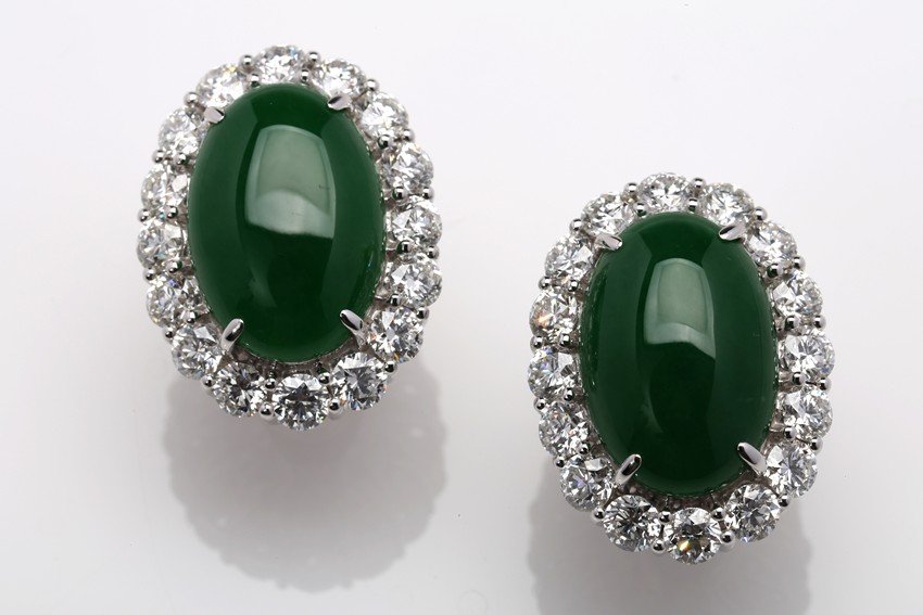 A PAIR OF IMPERIAL GREEN JADEITE DIAMOND EARRINGS (1 of 5)