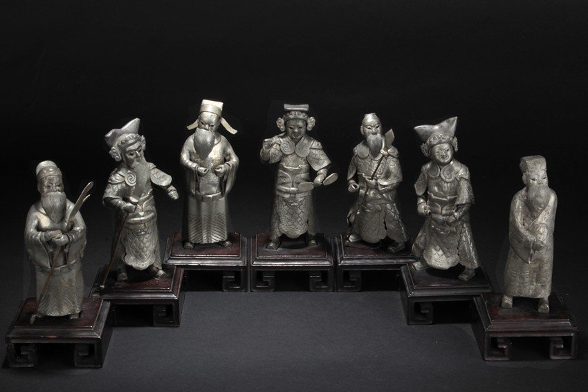A GROUP OF PEWTER OPERA FIGURES (1 of 7)