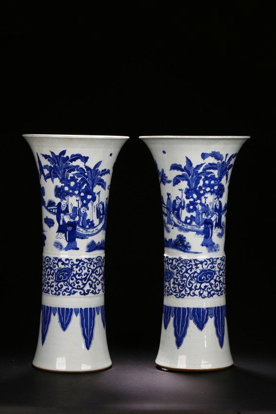 A PAIR OF WHITE AND BLUE 'FIGURE' BEAKER VASE (1 of 5)