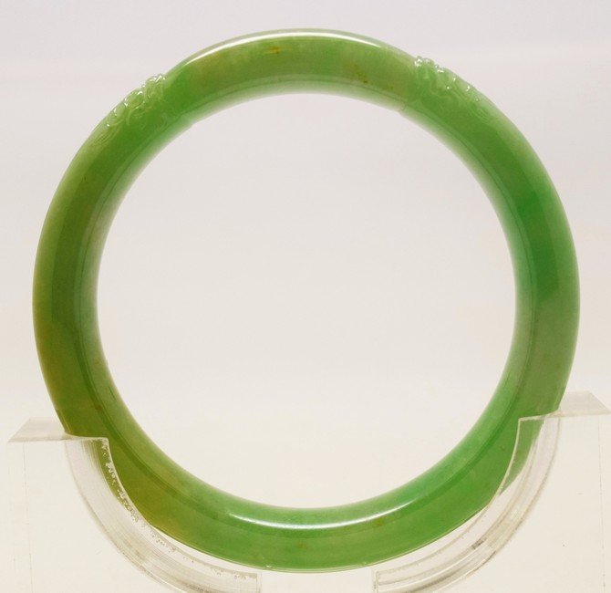 A NATURAL JADEITE JADE BANGLE (1 of 6)