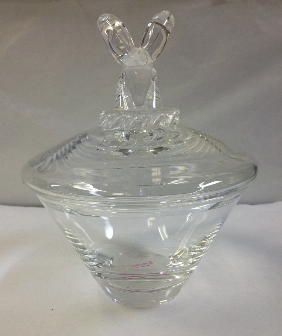 Steuben Ram Covered Bowl: Vintage Steuben crystal covered candy dish with Ram's head finial. Signed on base "Steuben". Measures 6.1" tall x 5.6" wide.