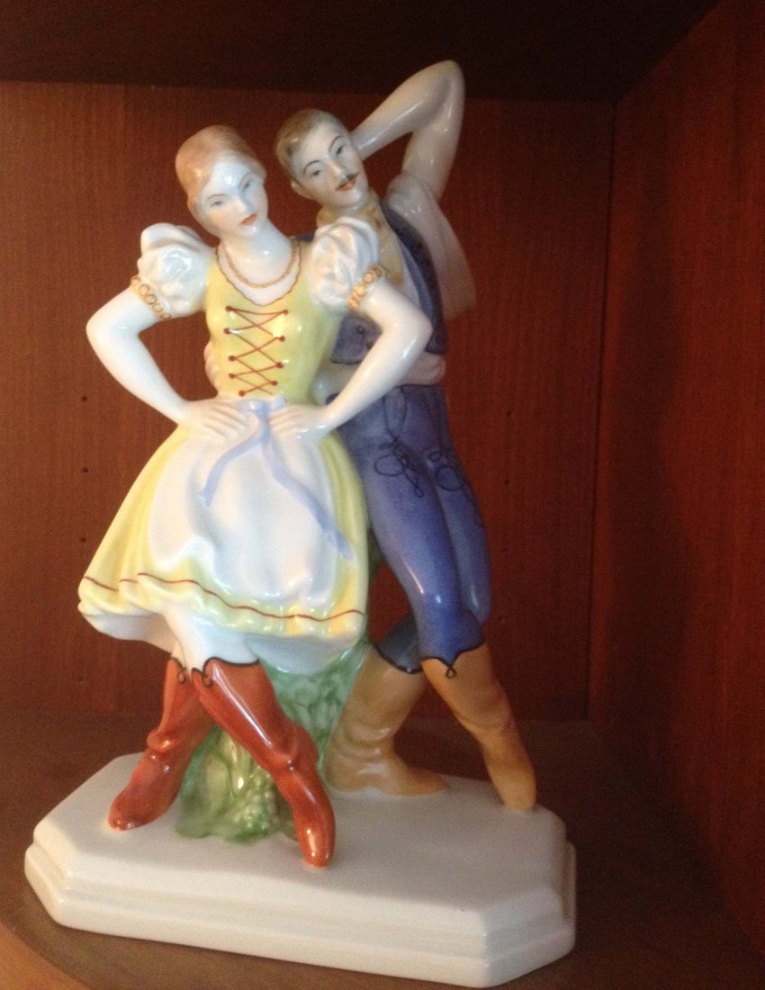 Herend Figural Grouping: Herend Figural Grouping, 10.25". From the estate of Mavis Lopater, to benefit the Hans and Mavis Lopater Foundation
