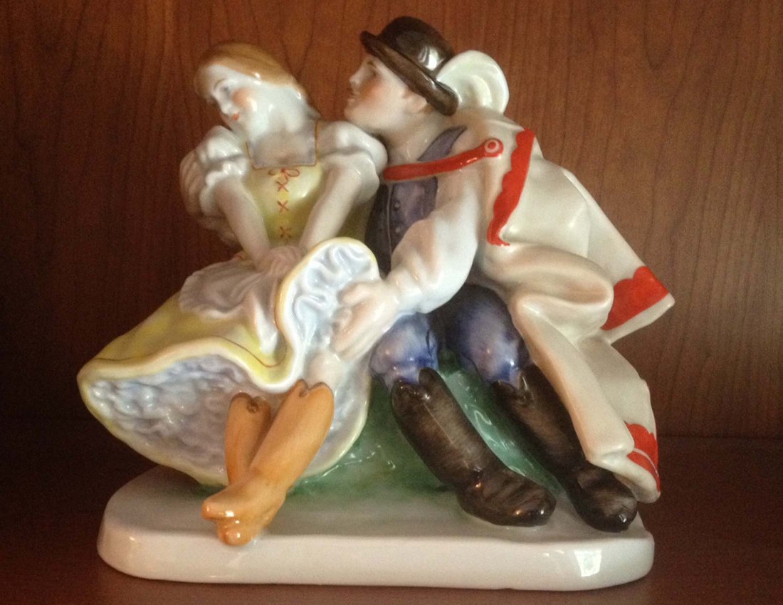 Herend Figure #5571: Herend Figure #5571, ht 7.5". From the estate of Mavis Lopater, to benefit the Hans and Mavis Lopater Foundation