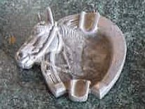 WWII TRENCH ART HORSEHEAD ASHTRAY: WWII TRENCH ART HORSEHEAD ASHTRAY
