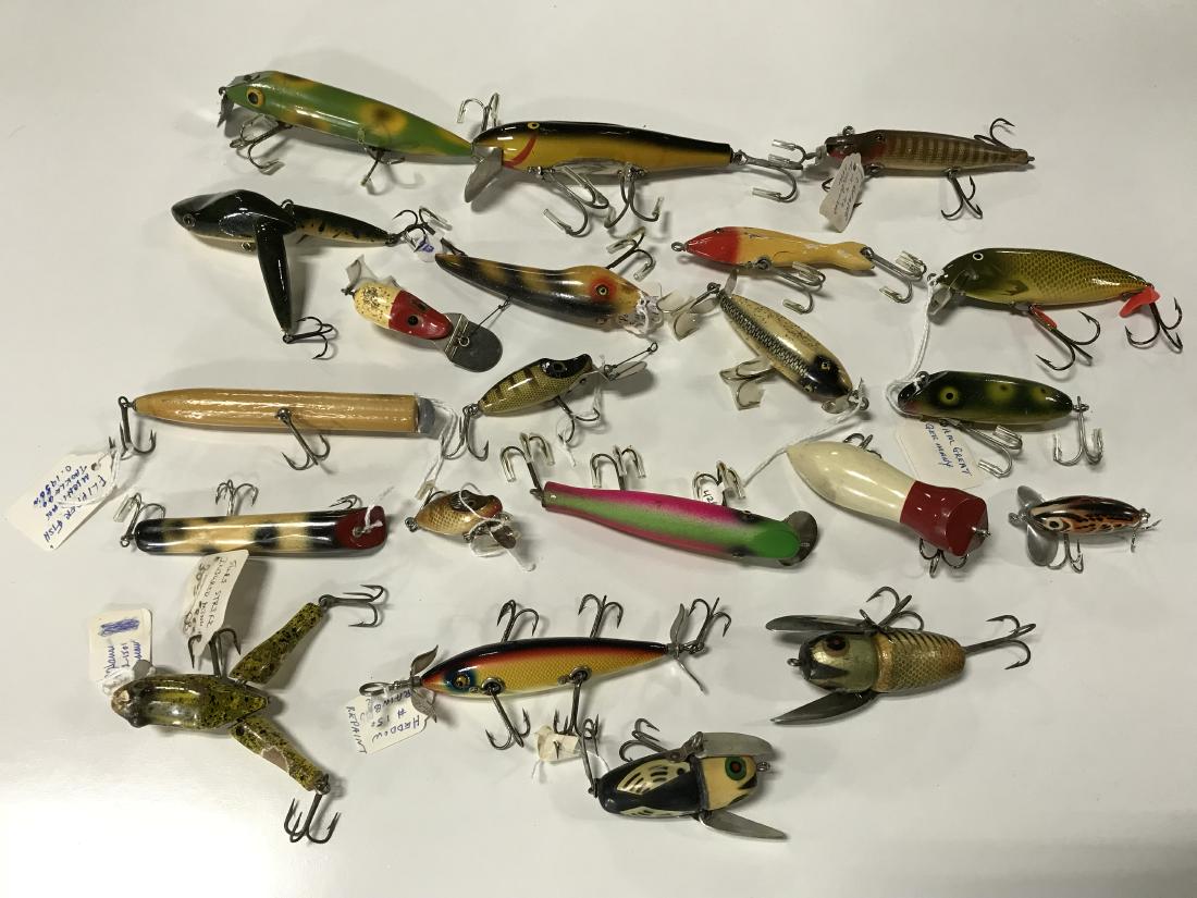 Group Lot Vintage Fishing Lures: Group Lot Vintage Fishing Lures