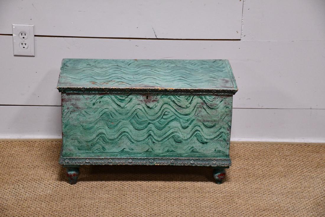 Pa. Painted Mini Blanket Box 15 1/2"H,   25"  x   12 (1 of 4)