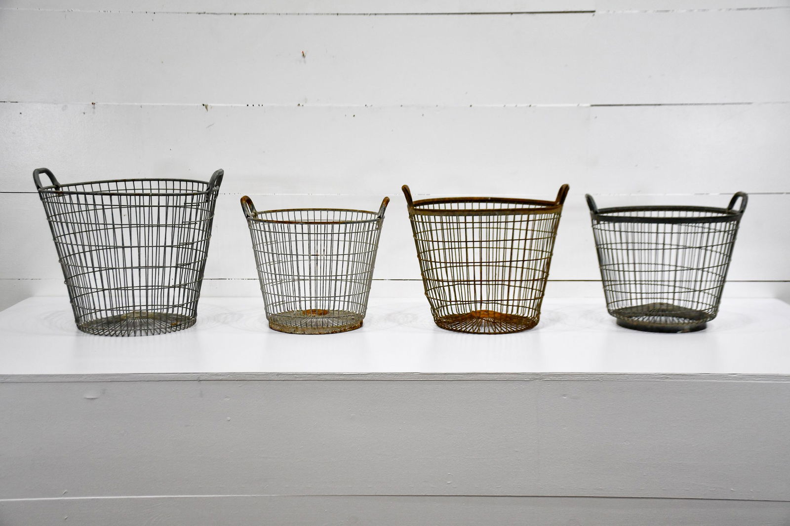 4pc. Lot of Metal Gathering Baskets biggest    - (1 of 3)