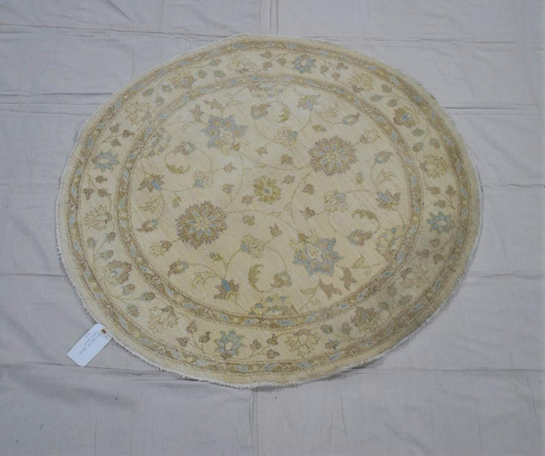 Round Fine Pakistani Persian Tabriz Rug 48" diam.: Round Fine Pakistani Persian Tabriz Rug 48" diam.