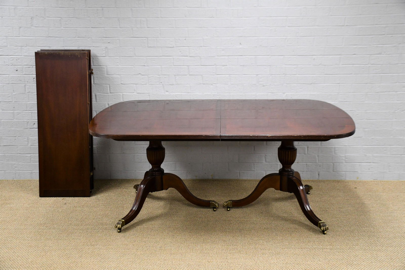Duncan phyfe table with butterfly leaf deals