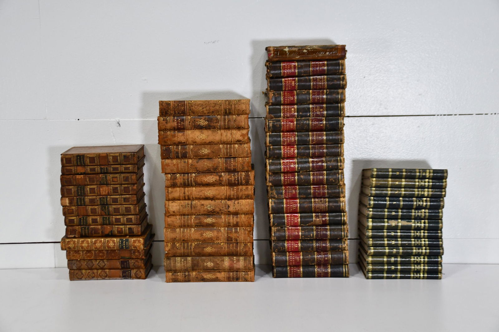 Group Lot of Leather Bound Books (1 of 7)