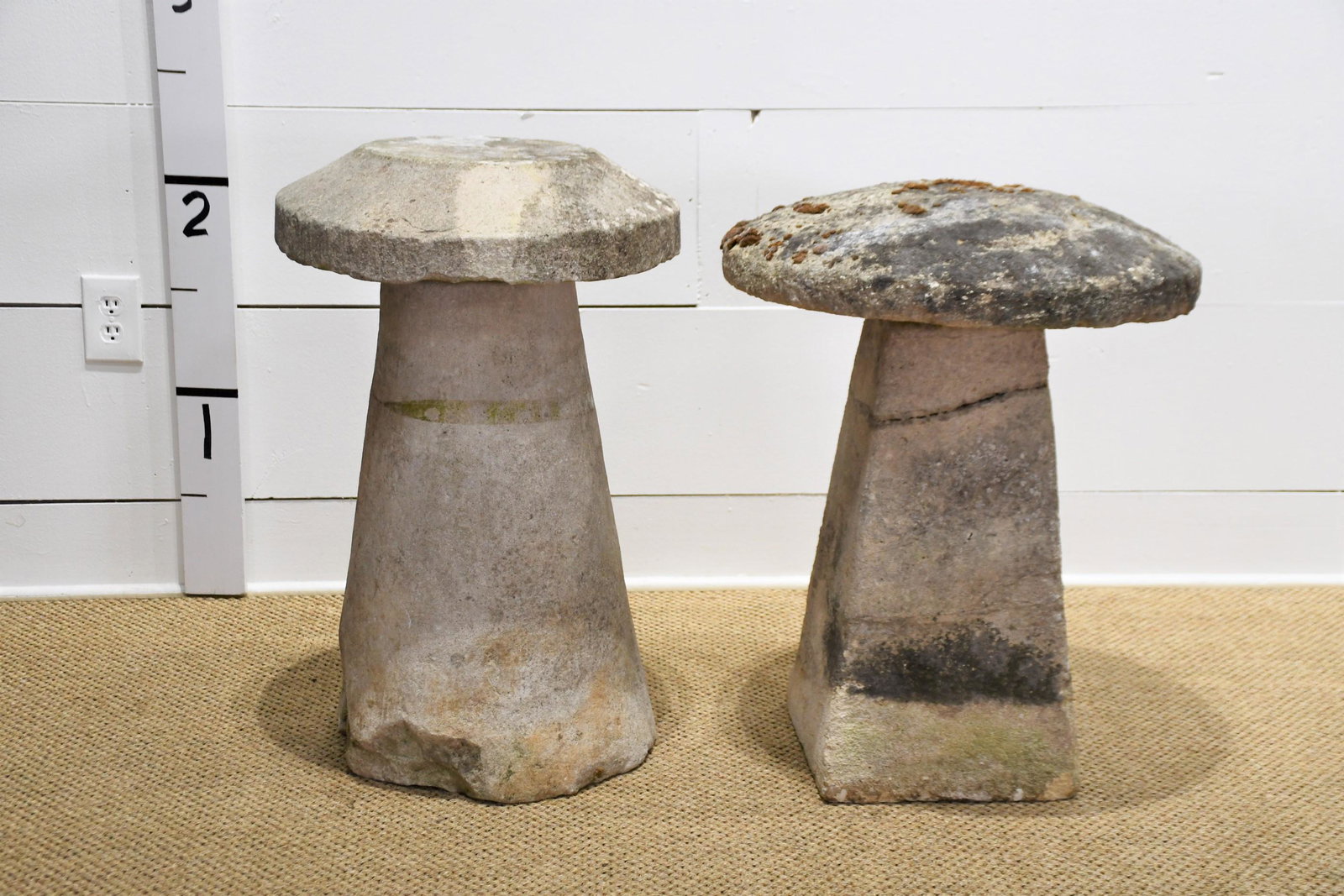 2 PC Lot of Stone Garden Mushrooms 30" H x 18" DIA     /     27" H x 21 1/2" DIA (1 of 5)