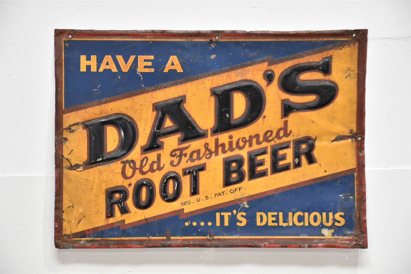 Dad's Old Fashioned Root Beer Sign - metal 27"  x  19" (1 of 2)