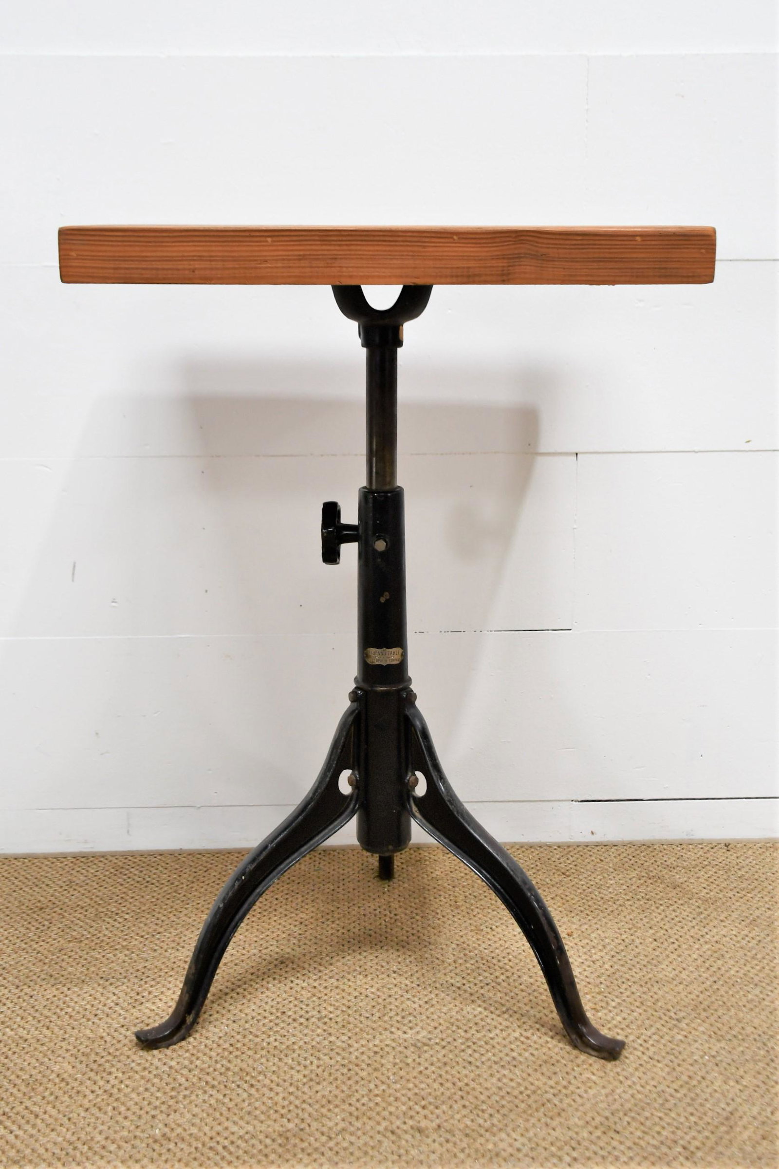 Industrial Work Stand 39"H x 24 1/2"L x 25 1/2"W: Industrial Work Stand 39"H x 24 1/2"L x 25 1/2"W