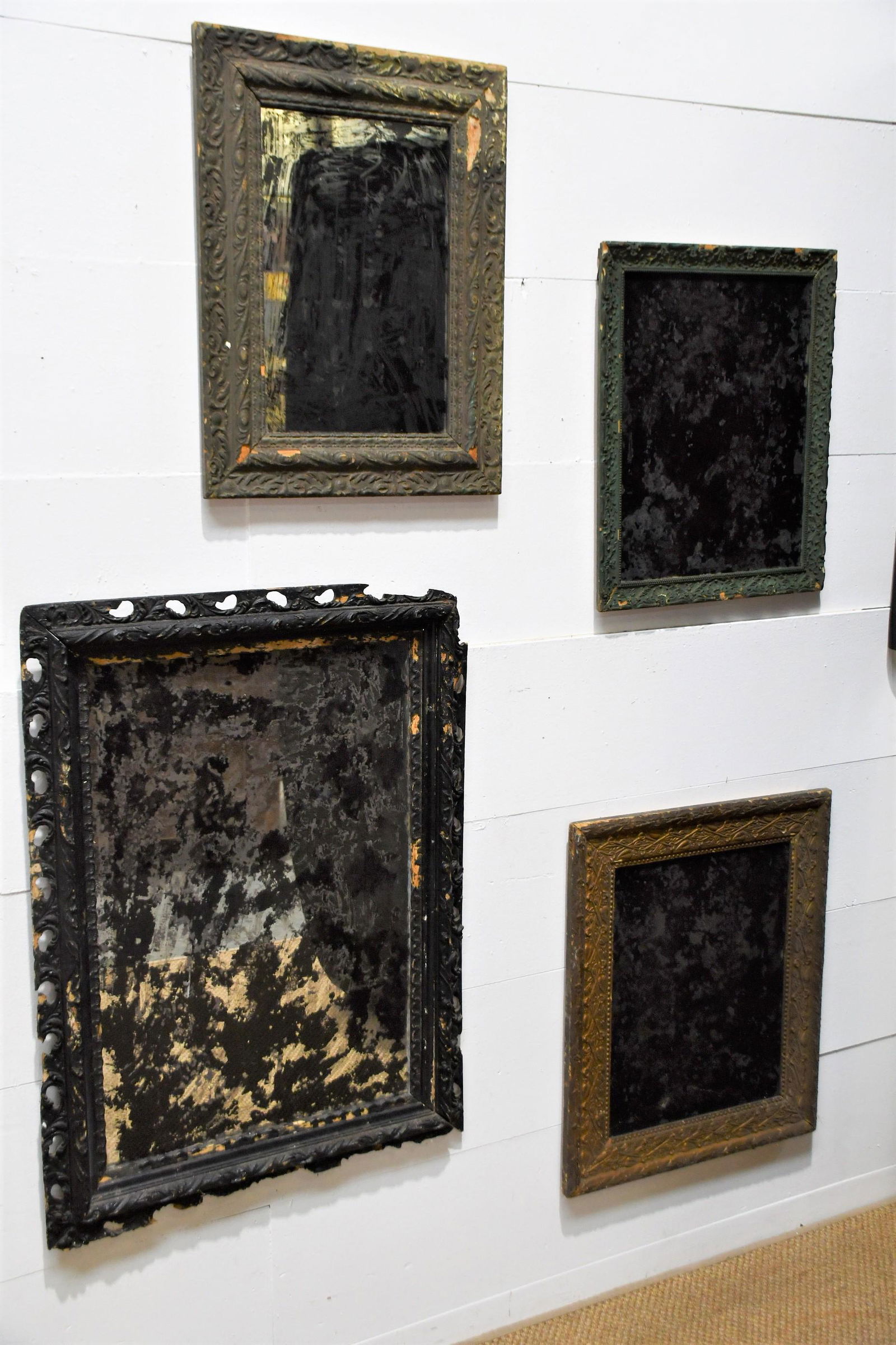 4 PC Distressed Mirrors 37" x 28" / 25" x 19 1/2" / 23 1/2" x 19 1/2" / 27" x 22 1/2" (1 of 9)