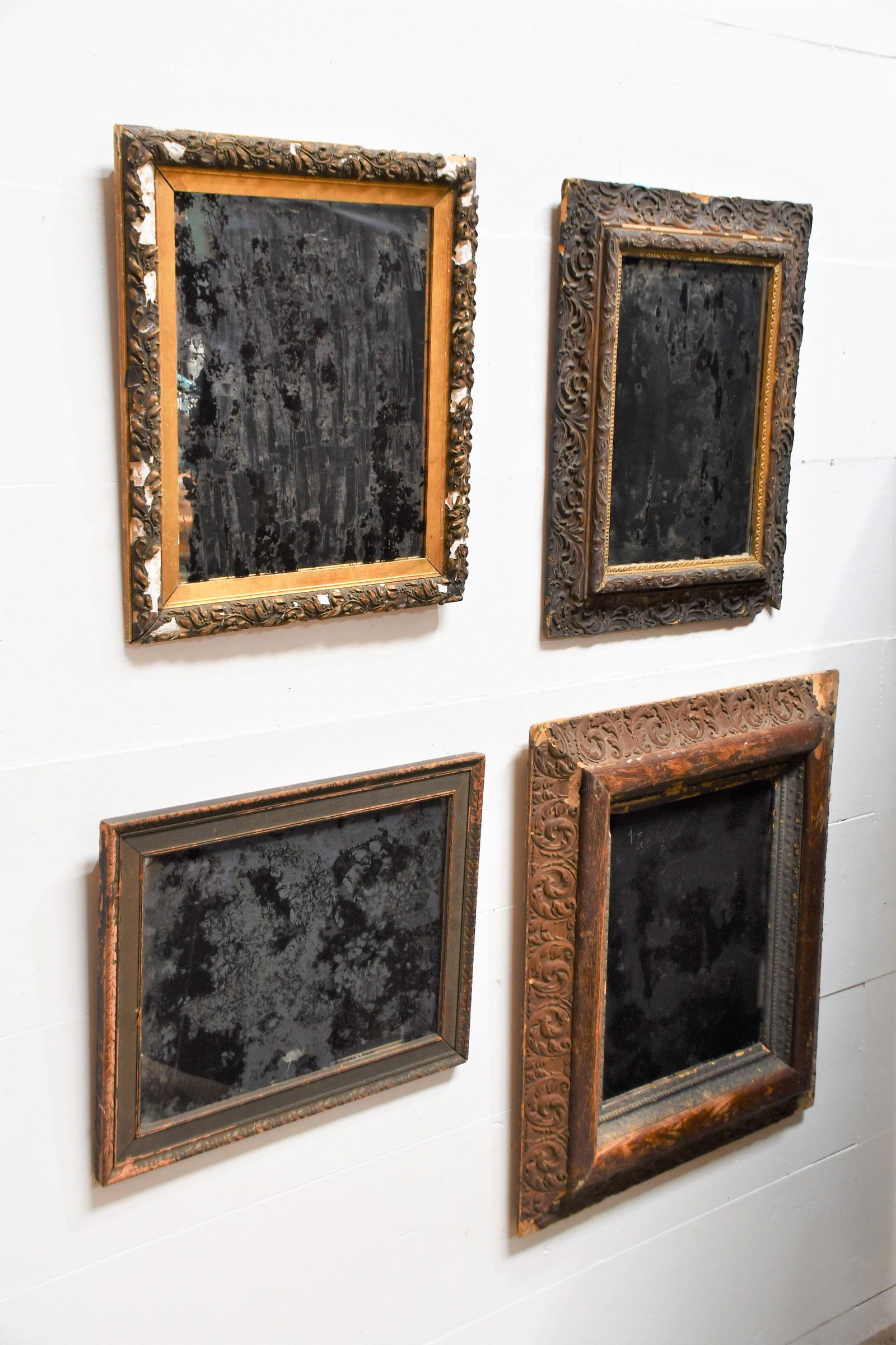 4 PC Distressed Mirrors 28" x 25 1/2" / 23" x 19" / 16 1/2" x 21" / 20 1/2" x 18" (1 of 9)