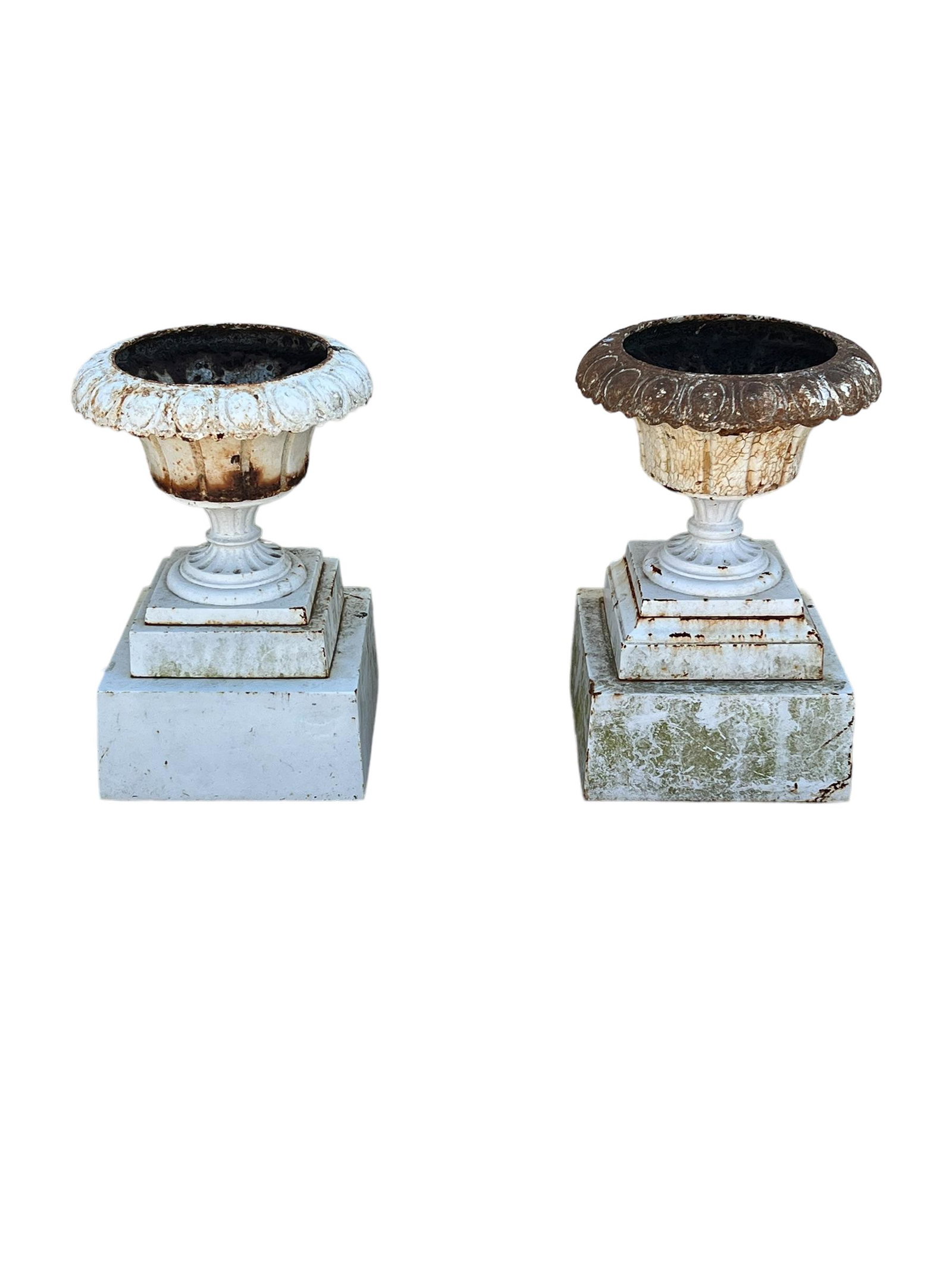 2pc. Lot of Cast Iron Garden Planters 22"H,   15" diam.    /    22 1/4"H,   15" diam. (1 of 20)