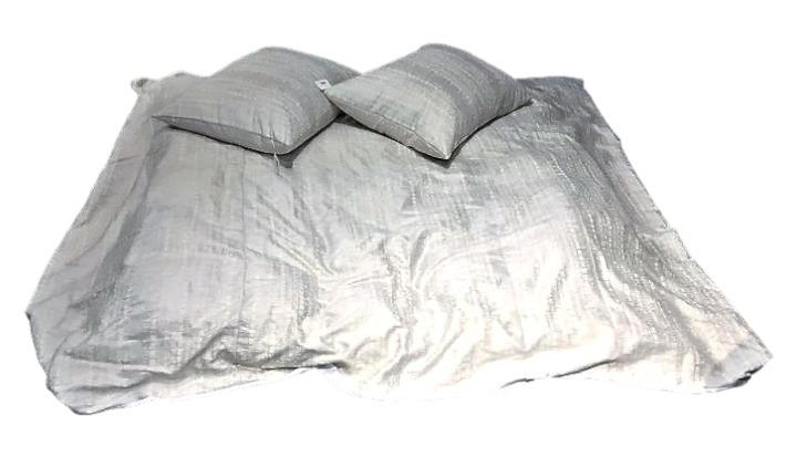 Ann Gish Duvet Cover & Two Pillows (1 of 4)