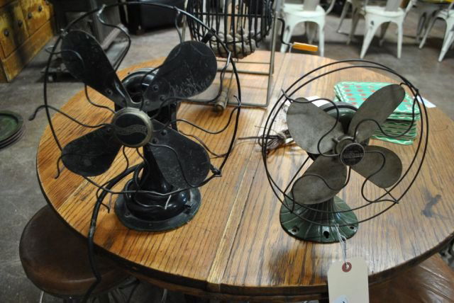 Table Fan- Westinghouse, Handy Breeze X2: Table Fan- Westinghouse, Handy Breeze X2