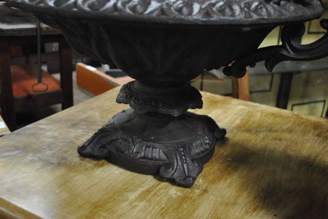 Cast Iron Garden Urn X2 - 3