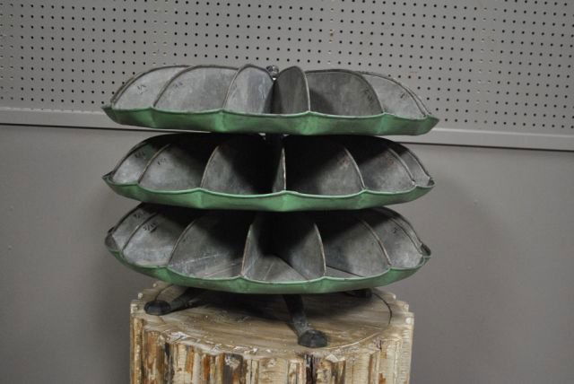 Revolving Bolt Bin: Revolving Bolt Bin