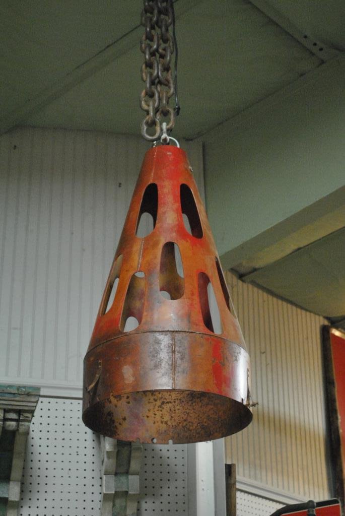 Hanging Industrial Light X2: Hanging Industrial Light X2