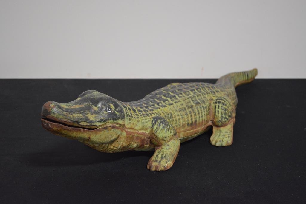 Cast Iron Alliagator 5"H, 29"L, 8 3/4"W: Cast Iron Alliagator 5"H, 29"L, 8 3/4"W