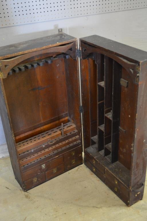 Hanging Tool Cabinet: Hanging Tool Cabinet