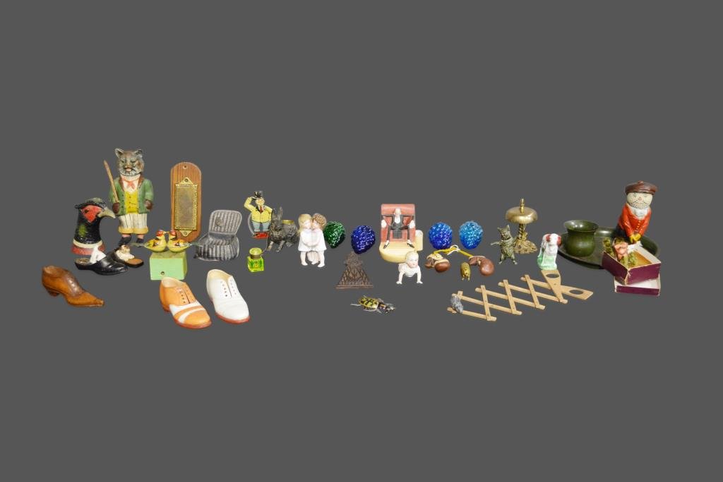 30-Piece Lot: Includes Royal Bayreuth Shoes Also (1 of 7)