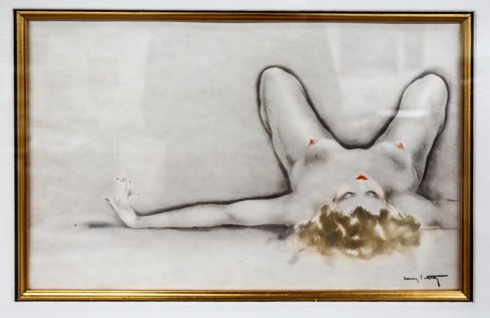 Louis Icart - Small Dark Areola (1 of 4)