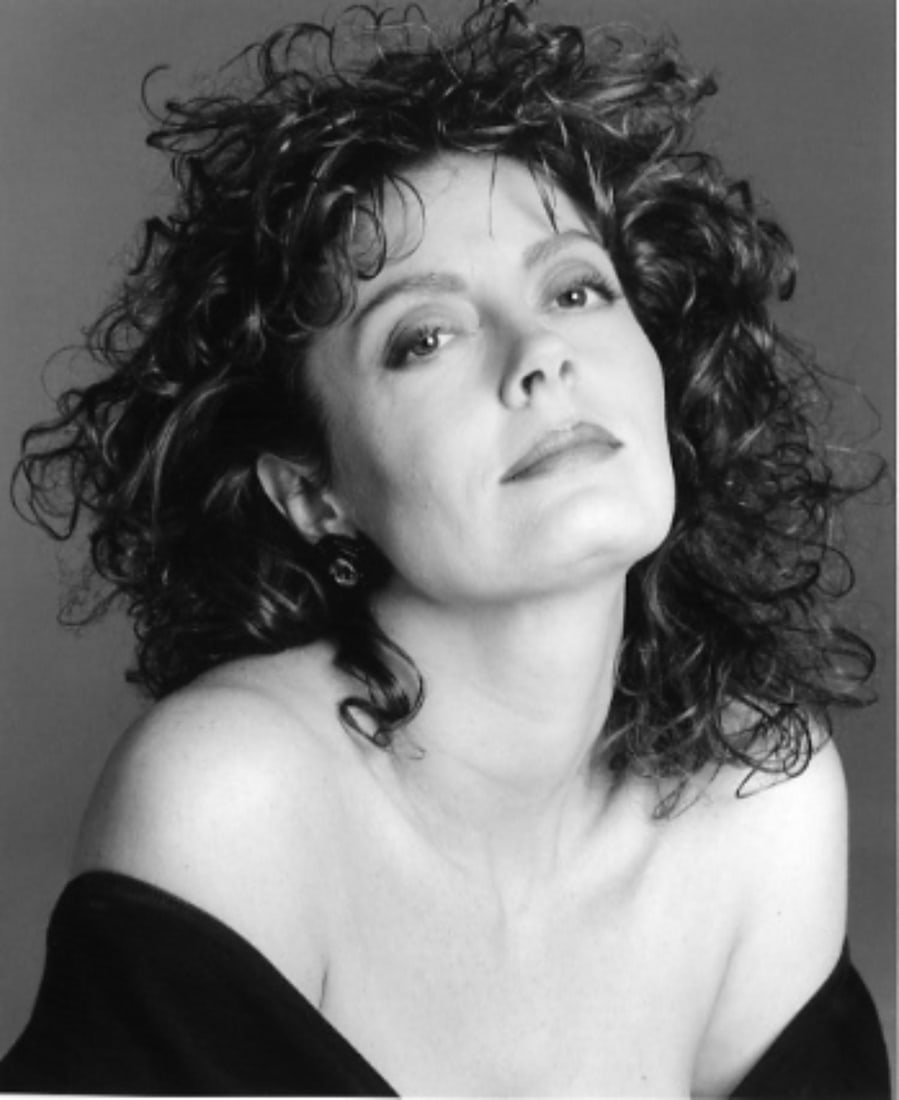 Francesco Scavullo - Susan Sarandon - 1989: Artist: Francesco Scavullo Title: Susan Sarandon - 1989 Year: 2004 Dimensions: 20in. by 24in. Edition: From the Rare Limited Edition Suite: Volume II Hollywood