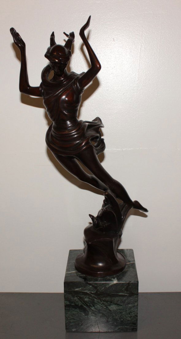 Thomas McKnight original bronze sculpture: Artist: Thomas McKnight Medium: Original bronze sculpture Size: 19" x 4.5" x 5" Year: 1984 Edition: 41 of the limited edition of 250 Signature: Signed in the bronze at bottom COA provided. Gu