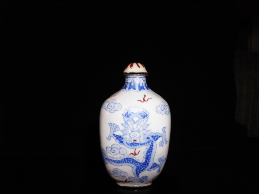 Old Ceramic Snuff Bottle - Dragon: Nice Bottle. Height 7.80. Width 4.50cm.