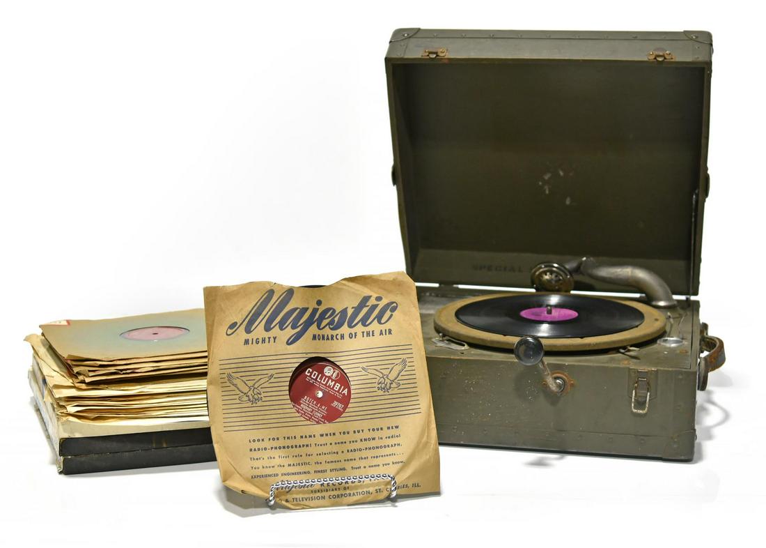 Original WWII U.S. Military Portable Gramophone with (1 of 1)