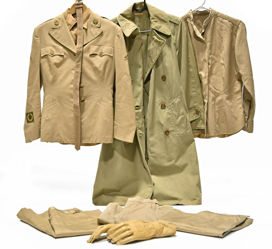 Original WWII U.S. Army Womenâ€™s Uniform (1 of 1)