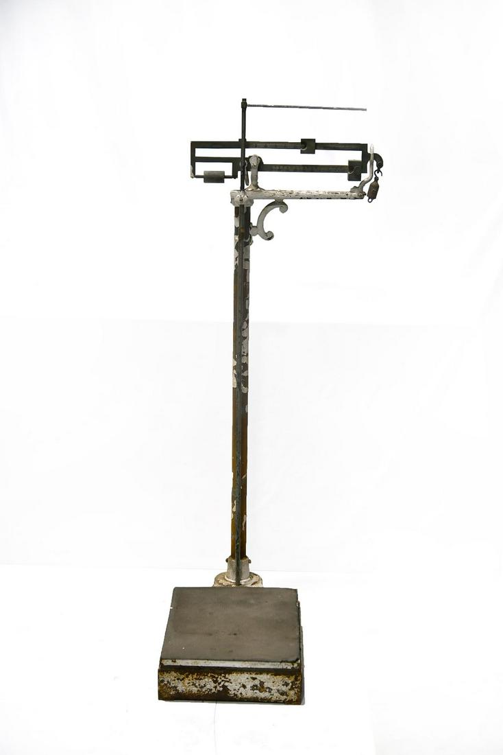 Vintage Medical Weight Scale (1 of 5)