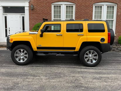 2006 Hummer H3: 2006 Hummer H3 - Offered Without Reserve - There is NO ESTIMATE on this item. - Striking factory yellow paint finish with 20” chrome wheels and LED lights | Fully power equipped with