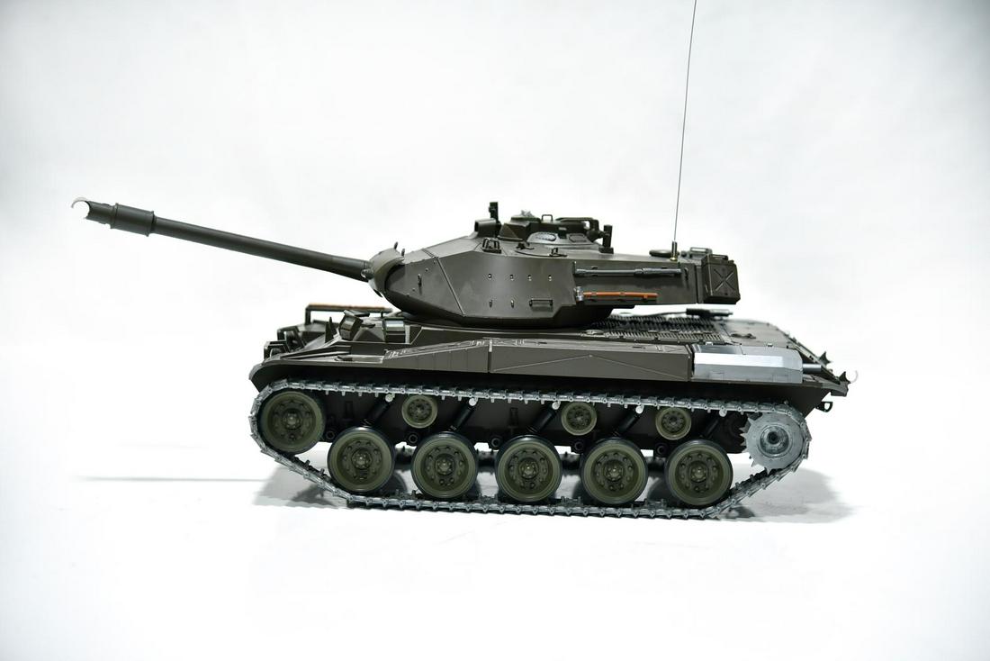 Heng Long RC Battle Tank 1:16 Scale (1 of 9)