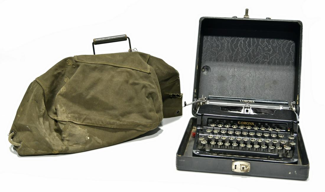 Original 1920s Corona Model 4 Typewriter in a Case (1 of 2)