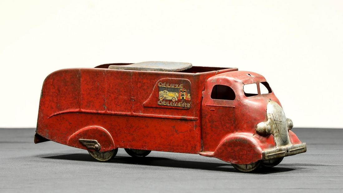 Marx Deluxe Delivery Pressed Steel "Ride-On" Truck (1 of 10)