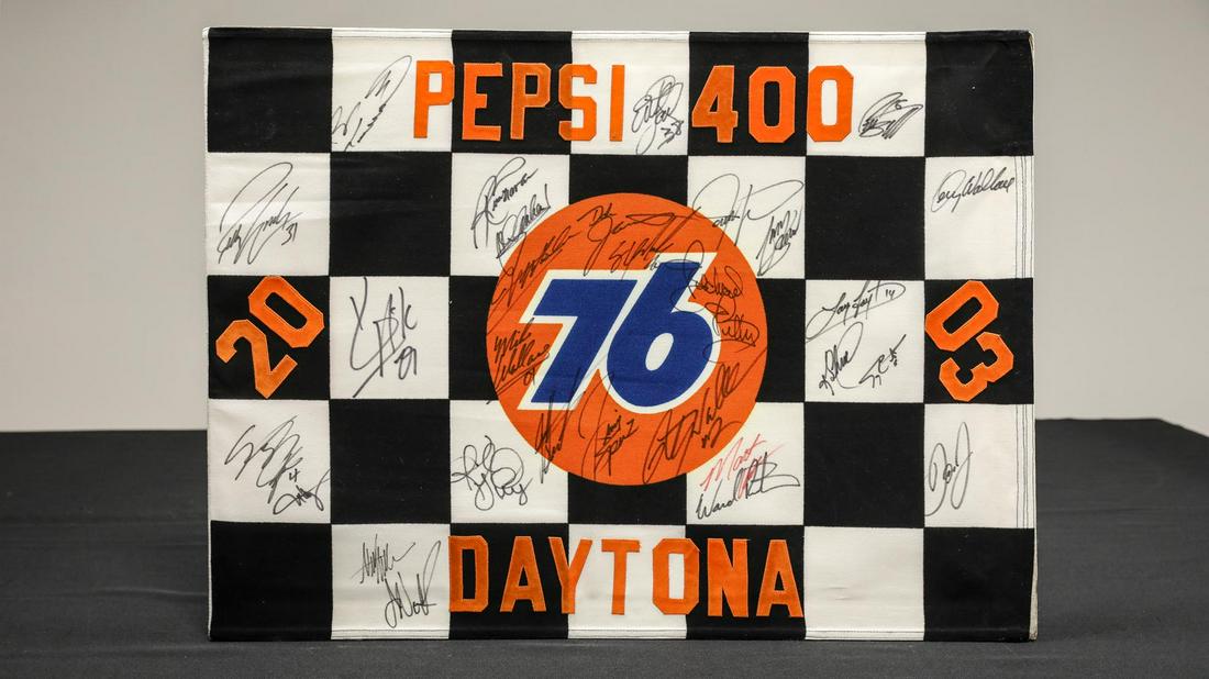 NASCAR - 2003 Pepsi 400 Flag (1 of 18)