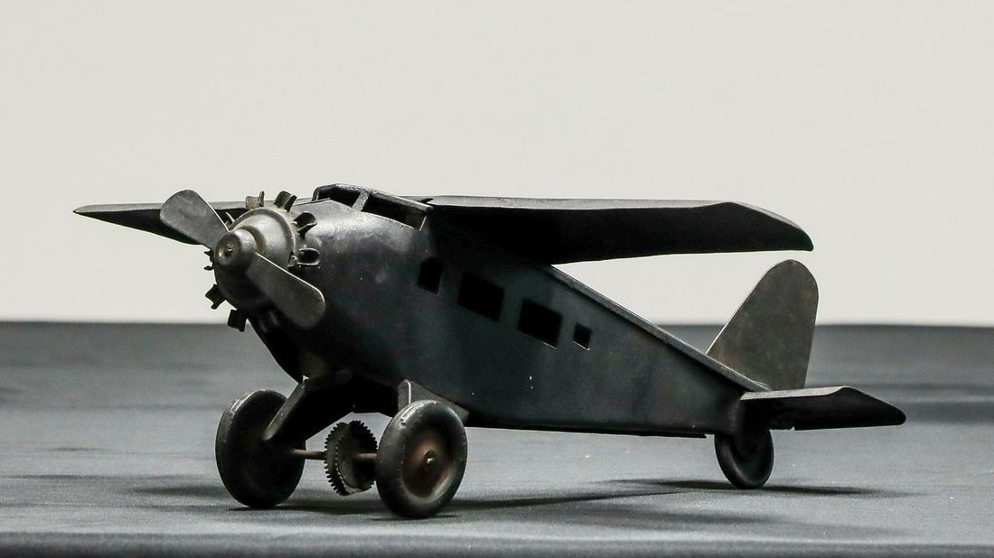 1930s Early Passenger Plane Toy (1 of 12)