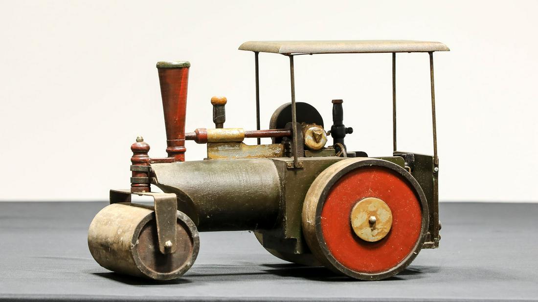 Early 1900s Large Steam Roller Model (1 of 8)