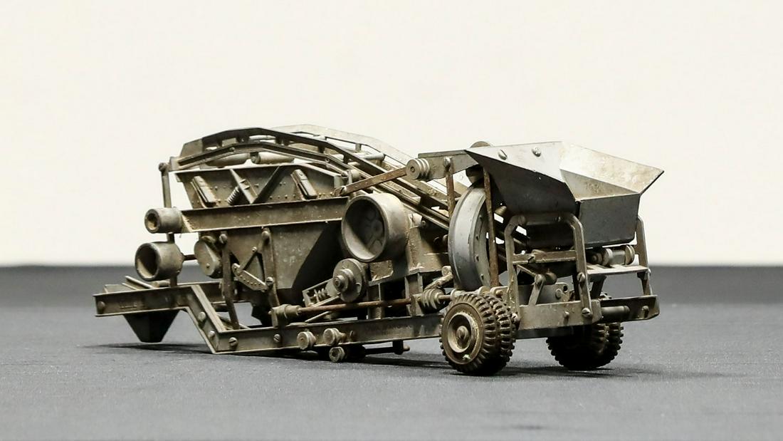 Iowa Mfg. Co. Rock Crusher Die-Cast Salesman's Sample (1 of 9)