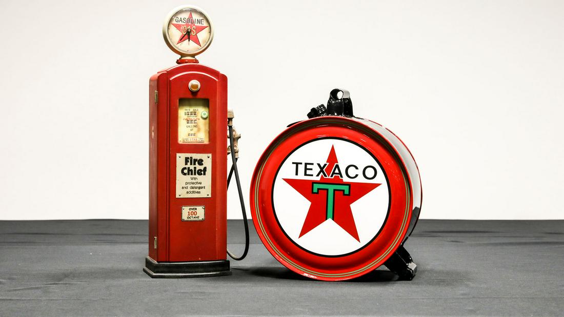 Texcao Gas Pump and 5-Gallon Oil Can Decorator Items (1 of 20)