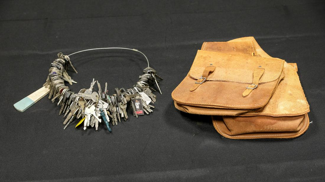 Leather Saddle Bags and Ring of Keys (1 of 3)