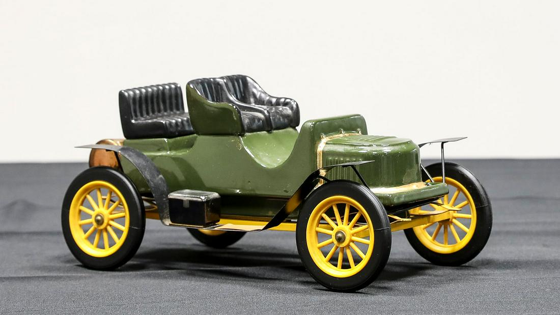 Stanley Steamer Decanter for Authentic Vodka Brand (1 of 8)