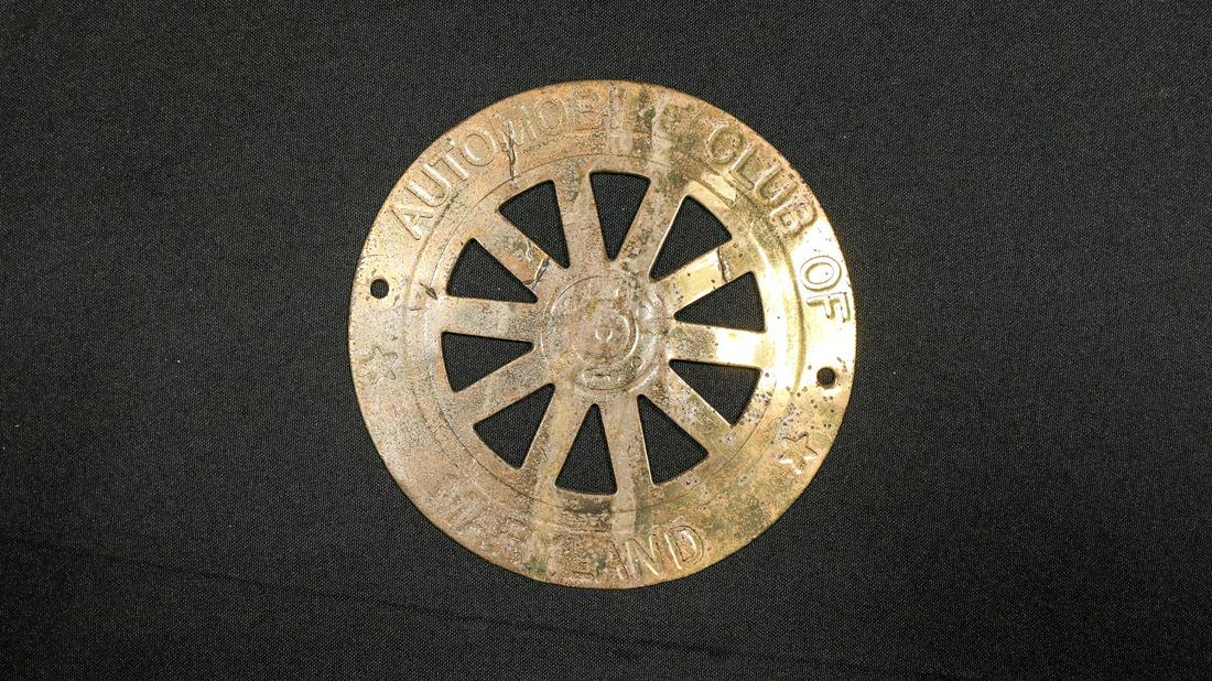 Automobile Club of Maryland Badge (1 of 2)