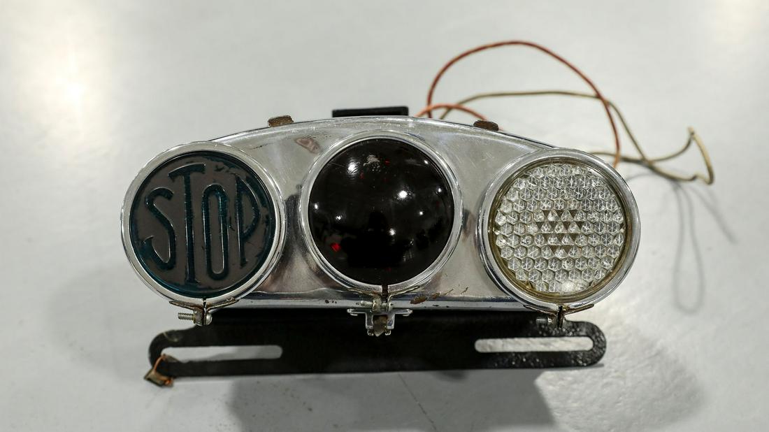 1923-1924 Cadillac Accessory Brake-Stop-Back-Up Light (1 of 7)