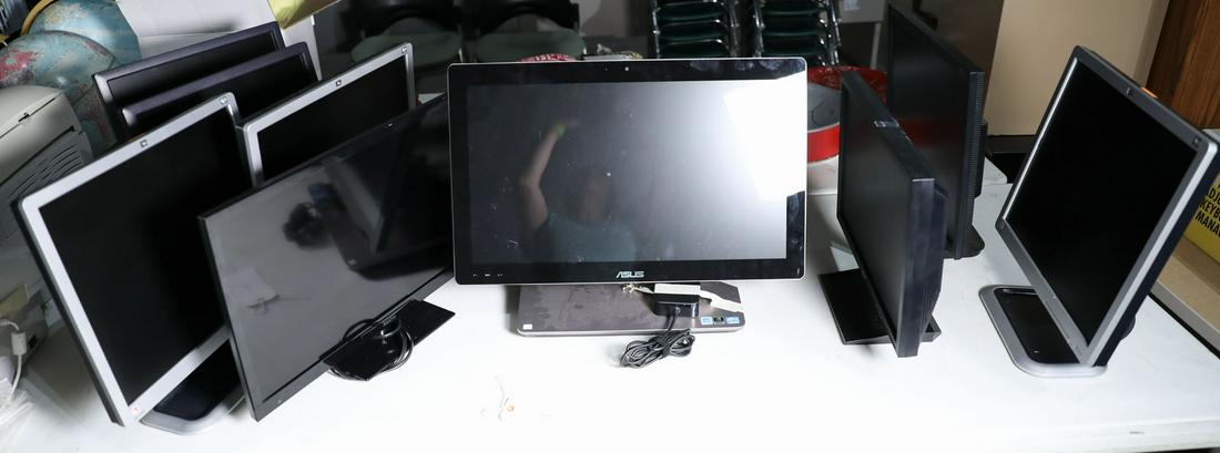 Computer Monitors (1 of 1)