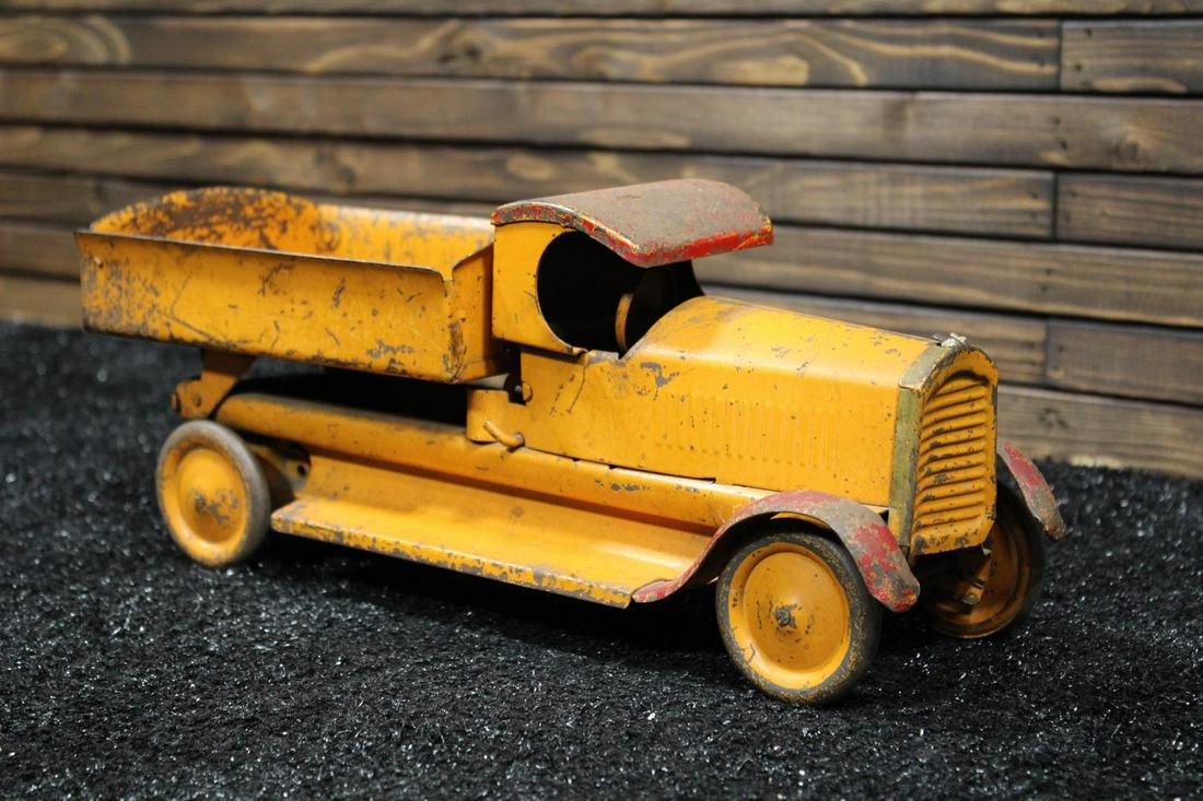 1920s Buddy L C-Cab Dump Truck Pressed Steel Toy (1 of 19)